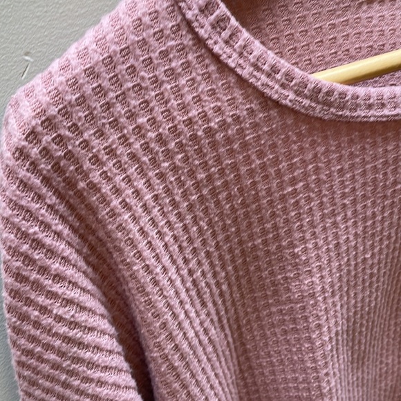 4/$24🦩 Caution To The Wind Long Sleeve Crop Top Sweater - Picture 2 of 7